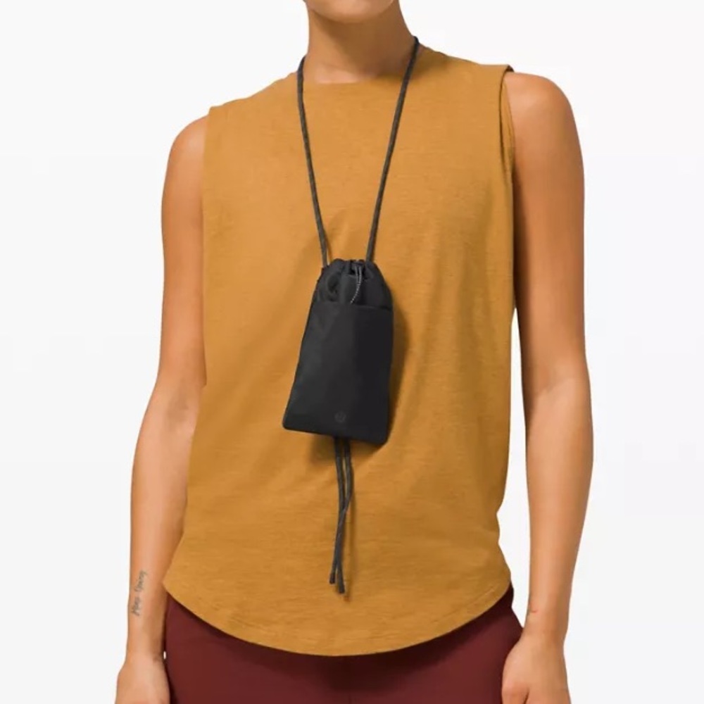 Lululemon Play Forward Crossbody Pouch